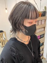 【cuzKLUB】インナーカラー ホワイトアッシュ×ショートウルフ