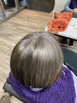 ヴィフ 大船(VIF)&nbsp;白髪活かしカラー×ショートヘア×グレージュカラー