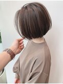 大人かわいいセンターパートハンサムショート前髪なし