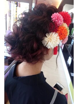 ヴィヴァーチェイルソーレ(VIVACE ilsole) 20代成人式卒業式向け♪ナチュラルカラー編み込みアレンジヘア
