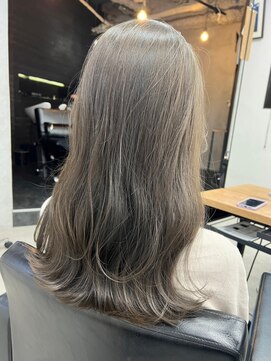 キラ 原宿(KILLA) ブリーチなしダブルカラー_グレージュ_透明感カラー_くびれヘア