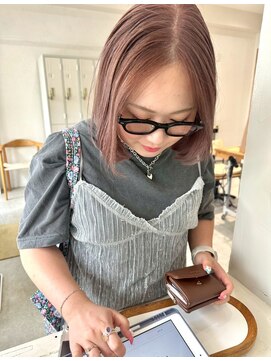 ヘアデザイン ソラ(Sola) くすみモーヴピンクブラウン透明感ダブルカラーセンターパート