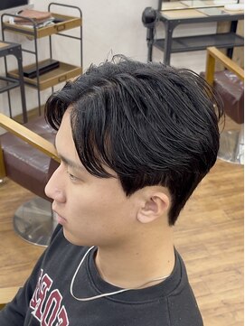 メルシー トータル ブランディング サロン(merci TOTAL BRANDING SALON) メンズセンターパート ダウンパーマ韓国風センターパート