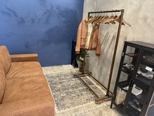 フロー アワード 92(FLOW award)の雰囲気（待合スペース［メンズ/メンズパーマ/］）