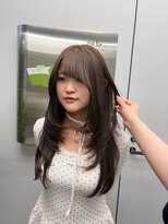 ロエ(LOE) オリーブベージュレイヤーカット顔周りレイヤーブリーチなし