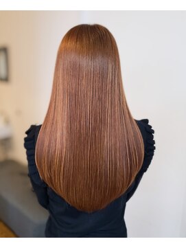 ビルギット(BIRGIT) 艶ストレート