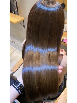 ジーナ セントラル銀座(Zina) 小顔オリーブカラーボブルフハイライトカラークールショート