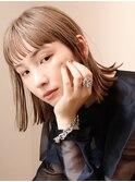 うるツヤ質感!ハイトーンミニボブ