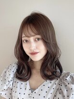 女性らしさたっぷりミディアムレイヤー