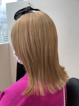 エミュスト(Emuest) ブロンドボブ
