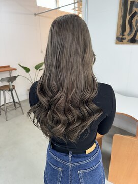 オー(OOO) くすみグレージュ