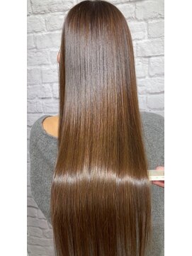 リヒト ヘアワークス(Licht HairWorks) ブリーチ無ハイトーンベージュ×プレックスシンデレラトリート