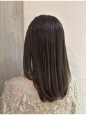 ロングヘア×オリーブカラー×レイヤーカット