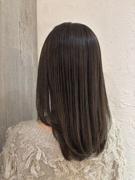 エネルジア(ENERGEIA) ロングヘア×オリーブカラー×レイヤーカット