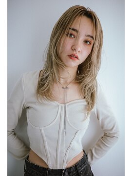 ベター(better) ハイトーンのカラーとレイヤーカットでカジュアルにお洒落に