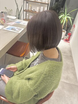エミーバイアミ(emmy by Ami) 前下がり切りっぱなしボブ