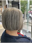 【60代の品格】白髪を美しく洗練された大人のショートボブ