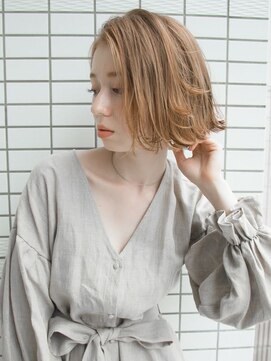 ルティア(Lutia) ダブルカラー 切りっぱなしボブ 外ハネスタイル☆