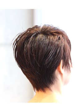 アドミラル ベー ヘアーデザイン(Admiral b Hair design) ３Dハイライツカラーベリーショート＜堀江・新町＞