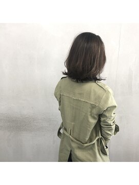 エヌ(N) N/92co. 外ハネレイヤーボブ×モノトーンアッシュ