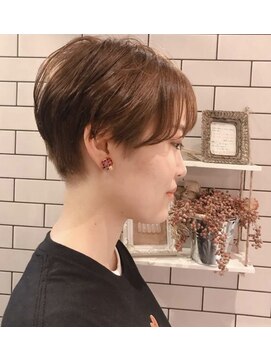 ナンバー ジルバ 立川(N° jillva) 甘めオン眉バングのマニッシュレディボブ