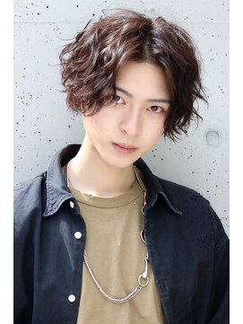 ネイビー(NAVY) ミディアム パーマ オススメ スパイラル 波打ちウェーブ