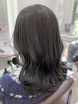 ヘアーズビースリー ポートサイド 観光風ミディアムヨシンモリ×ブルージュ2022/1/8