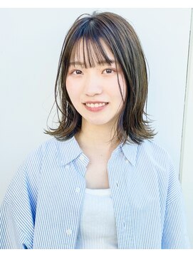 ジュリエッタ(giulietta) ミディアムレイヤー×オリーブグレージュ