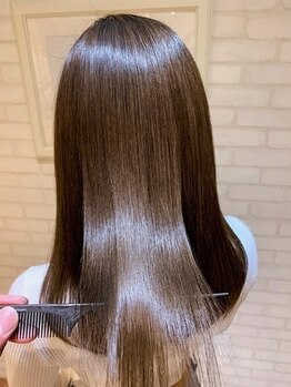 オーブ ヘアー クローバー 名古屋3号店(AUBE HAIR clover)の写真/髪の悩みを解消!!クセが気になる方は、毛先まで自然なストレートを創るAUBE HAIRの縮毛矯正で美髪に♪