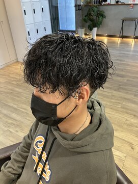 エヌプラス(N+) 刈り上げセンターパートサーフカールブルーブラッフェザーパーマ