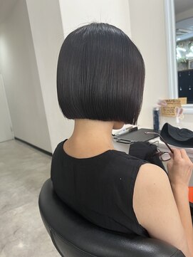 ドクターズサロン レラパール 白髪の魅力を引き出す×切りっぱなしボブ