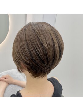 シア(XIA) 大人くびれショート