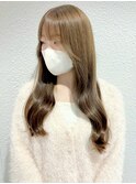 ミルクティーアッシュ ロング 顔周りレイヤー 艶カラー