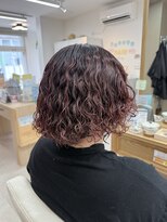 ロッコ 船橋駅(Rocco) ボブスタイルくるくるプードルパーマ ワインレッドカラー船橋駅