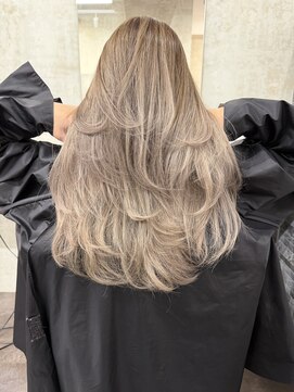 エピ(epi) レイヤーカット/プラチナグレージュ