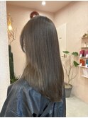 オリーブベージュ
