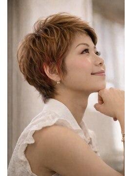 スポットアジト(SPOT AJITO) トップふんわり大人小顔ショート