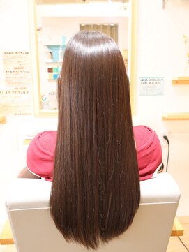 ワンアンドオンリー(One And Only) ストレートロングヘア髪質改善トリートメント顔周りカット