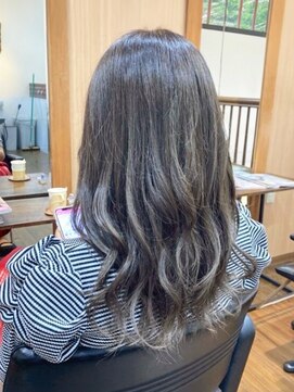 モーラ 浅香山店(MOLLA) 外国人風ハイライトロング【浅香山】