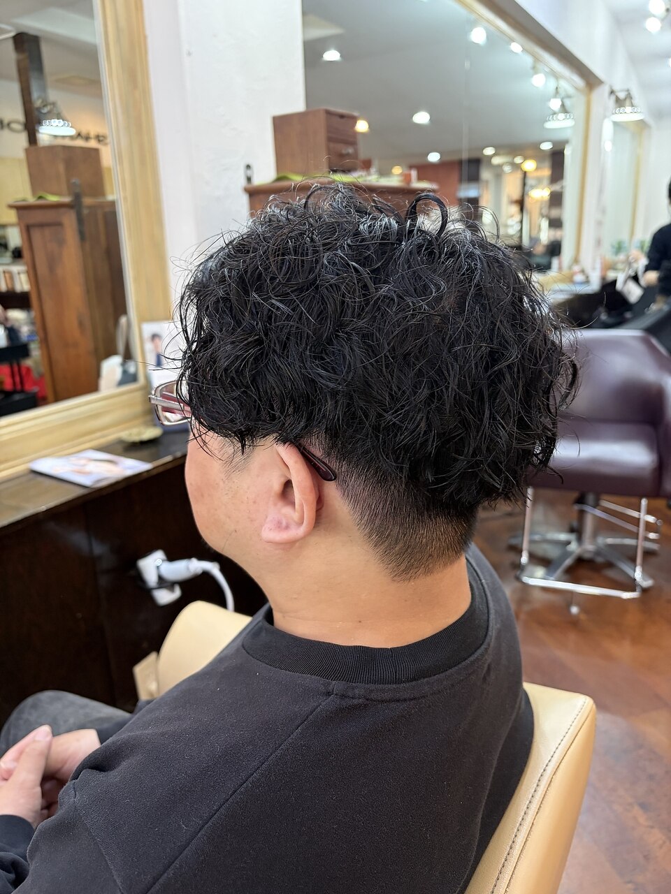 スパイラルパーマ メンズマッシュ 佐世保：L281037327｜シャンプー