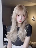 レア 新越谷(LEA) ハイトーンロングレイヤー × ミルクティーベージュ
