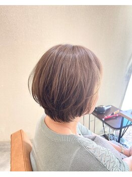 クレイン バイ パプスドコワフュール 宝塚中山寺(Crane by Pap'sde coiffeur)の写真/明るめでもしっかり染まるグレイカラーで自然な髪色をキープ☆人気の白髪ぼかしハイライトもおすすめ！