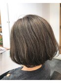 ラフな前下がりミディアムボブ