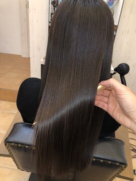 アコンプリッシュ 代官山 恵比寿(accomplish) プラチナミネコラ