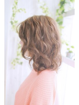 サフリック ヘアアンドビューティー スパ(safric hair&beauty spa) 20代・30代・40代　視線をさらうニュアンスパーマ