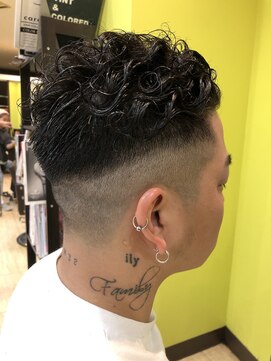 ケリーズグリーン(Kelly's Green) メンズパーマ　メンズカット　フェード