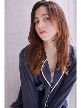 バロンフェム(baLon.fem) AI HONDA/艶感たっぷりベージュカラー