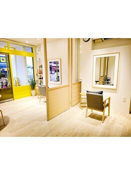 初めての方もホッと安心して過ごせるサロン。プライベート空間で周りを気にせずゆっくり過ごせるのが◎