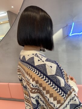 ロンドポレール 北千住(Lond polaire) 【伊勢】パツっとボブ/グレージュカラー/ボブウルフ