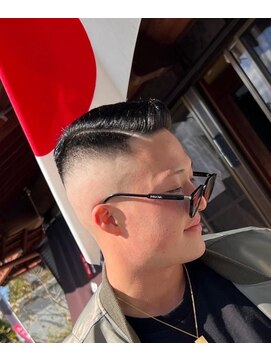 ピシャッとニ代目銀二郎 スキンフェードカット